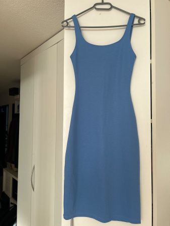 Kleid Damen eng anliegend blau Grösse S guter Zustand