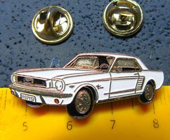 FORD MUSTANG WEISS AUTO 2NÄGEL-PIN GEPRÄGT SILBRIG