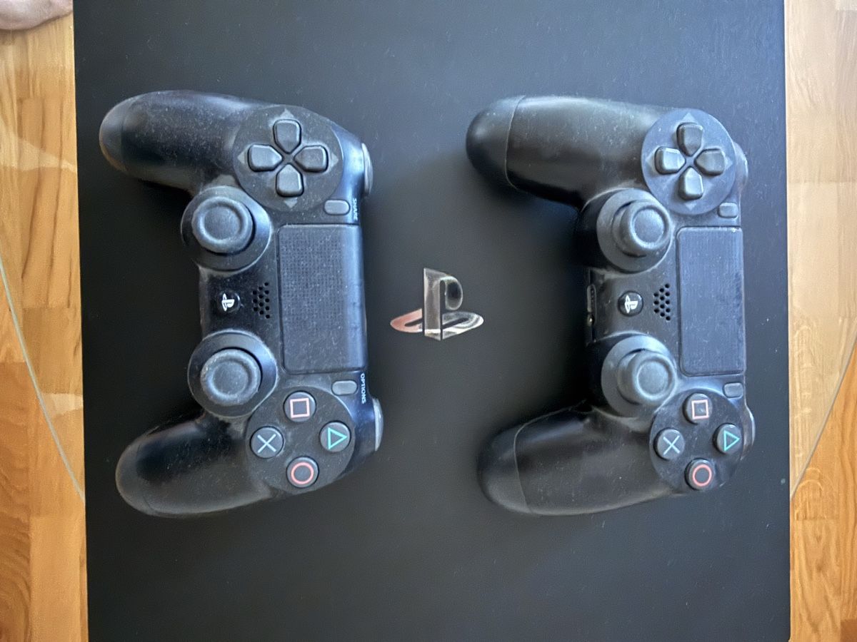 Sony Console: Playstation 4 Pro mit Controller und Zubehör – Usato da Roggwil TG venduto da Cernix 2