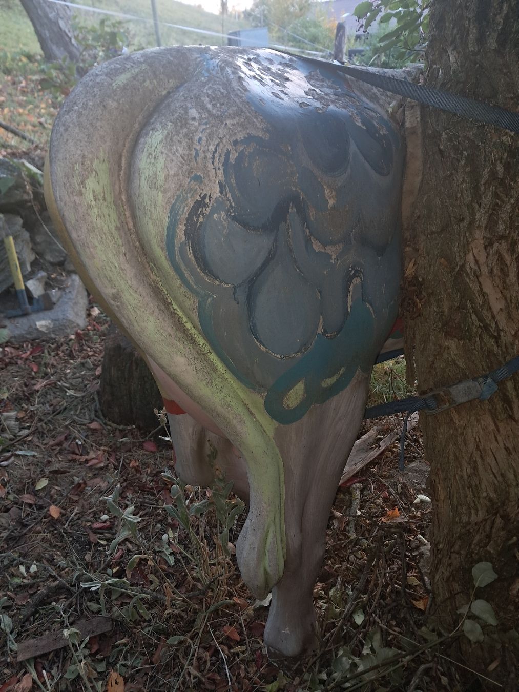 Skulpturen & Statuen: Kuh Figur aus Kunststoff für Garten oder Hof – Gebraucht aus Visp von ang_v6lb 3