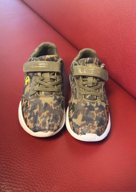 Champion Scarpe per ragazzi: Champion Schuhe 35 – Usato da Lömmenschwil venduto da classico01 1