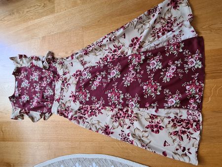 Sommerliches Blumenkleid, Grösse 36, Top Zustand!