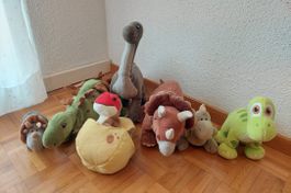 Pluesch Dinosaurier Konvolut 7 Stueck guter Zustand