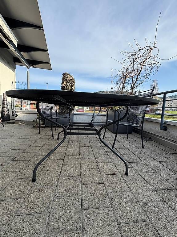 Tische: Gartentisch mit zwei Gartenstühlen – Gebraucht aus Dietschwil von sam_9533 2