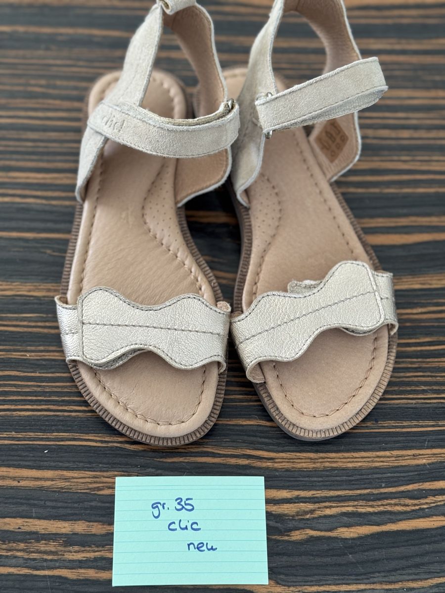 Scarpe per ragazze: sandalen neu gr, 35 clic – Nuovo (secondo la descrizione) da Seengen venduto da Shiara