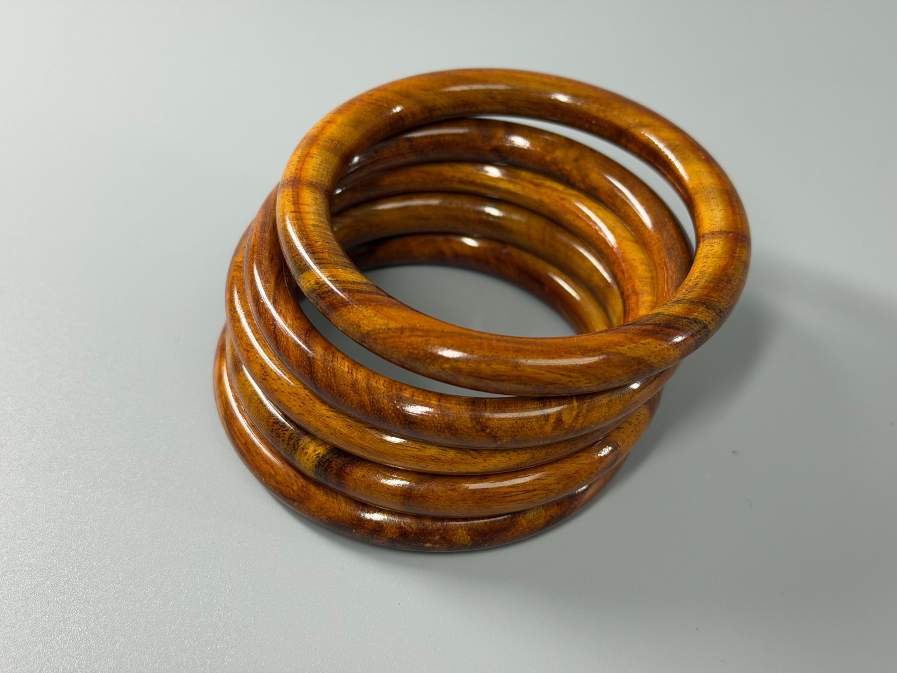 Bracciali & Braccialetti: Holz Armreifen Set, 5 Stück – Usato da Sennhof venduto da Johnbest 1