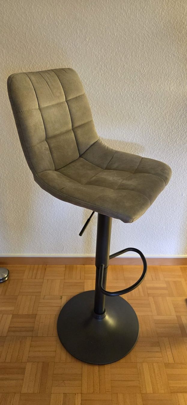 Tische: Hochtisch – Gebraucht aus Zürich von jef_6rlp 2