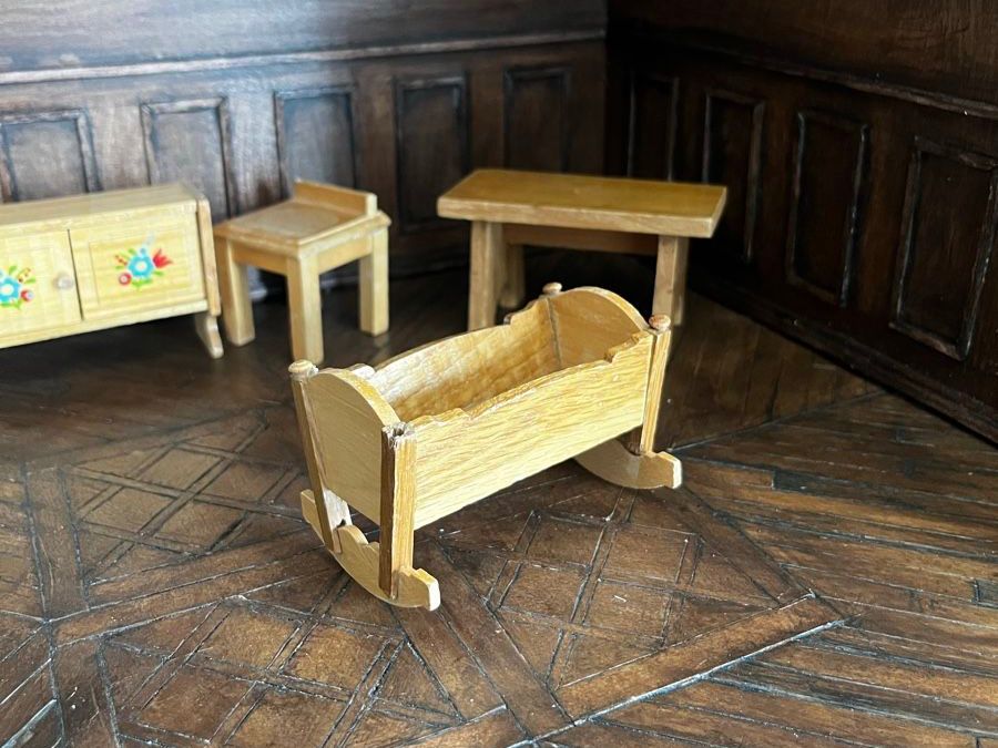 Puppenhäuser & -möbel: Lot Puppenmöbel Holz – Gebraucht aus Brugg AG von Faint.Memory 2