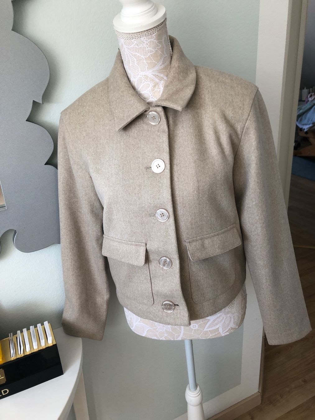 Jacken: JDY Wolljacke, beige, Grösse XS, – Neu und originalverpackt aus Arlesheim von leyRum4.5 2