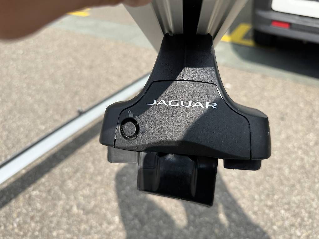 Portapacchi: Original Jaguar XE Dachträger Querstreben – Usato da Bäretswil venduto da Ser_9h6p 1