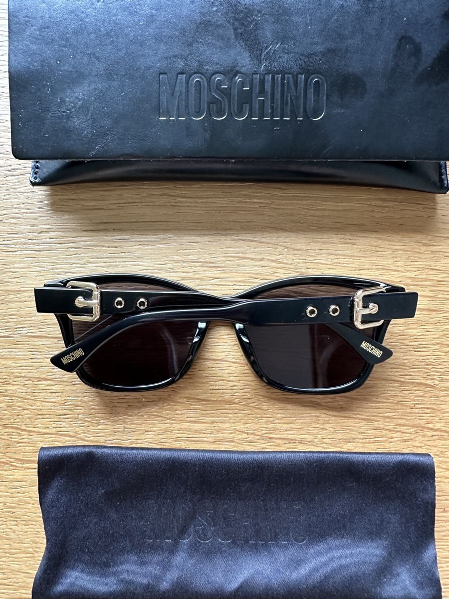 Moschino Occhiali & Lenti: Moschino sunglasses  – Nuovo (secondo la descrizione) da Zürich venduto da aidapo 1