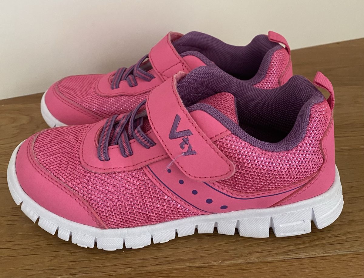 Scarpe per ragazze: Turnschuhe Vty - Gr. 31 – Usato da Frenkendorf venduto da Kompasskind 1