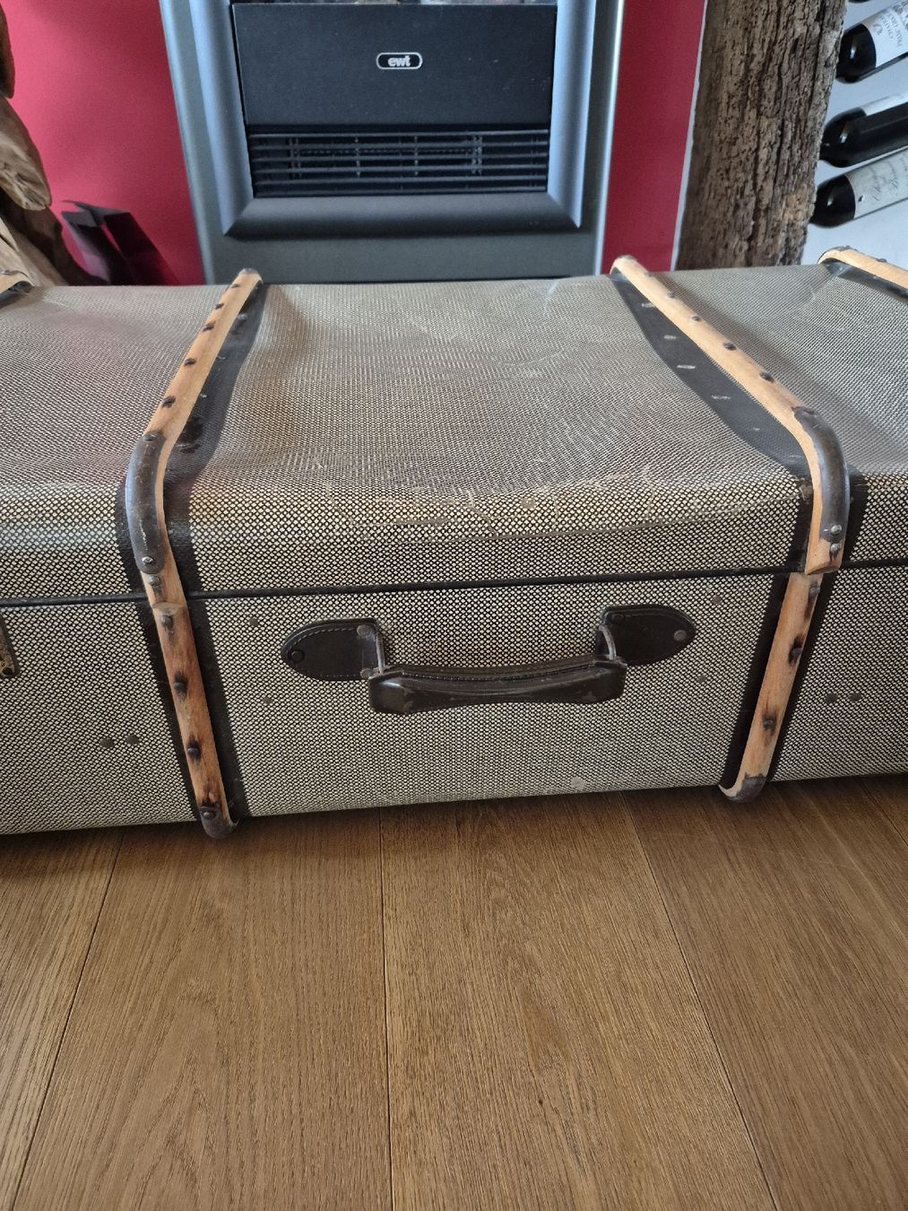 Valigie: Alte Vintage Truhe, Reisekoffer, – Difettoso da Opfikon venduto da Annanet 3