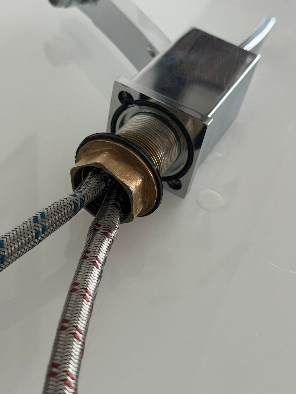 Armaturen: Moderne Waschtischarmatur, Chrom, Neuwertig – Gebraucht aus Uhwiesen von mic_kd6g 5