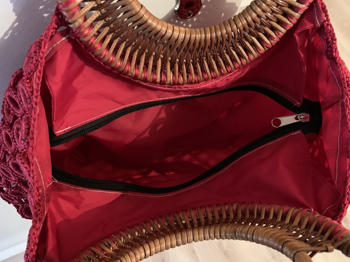 Borse da donna: Hübsche Tasche rot mit Holzgriffen - ein Blickfang! – Usato da Nunningen venduto da silvermoon68 6