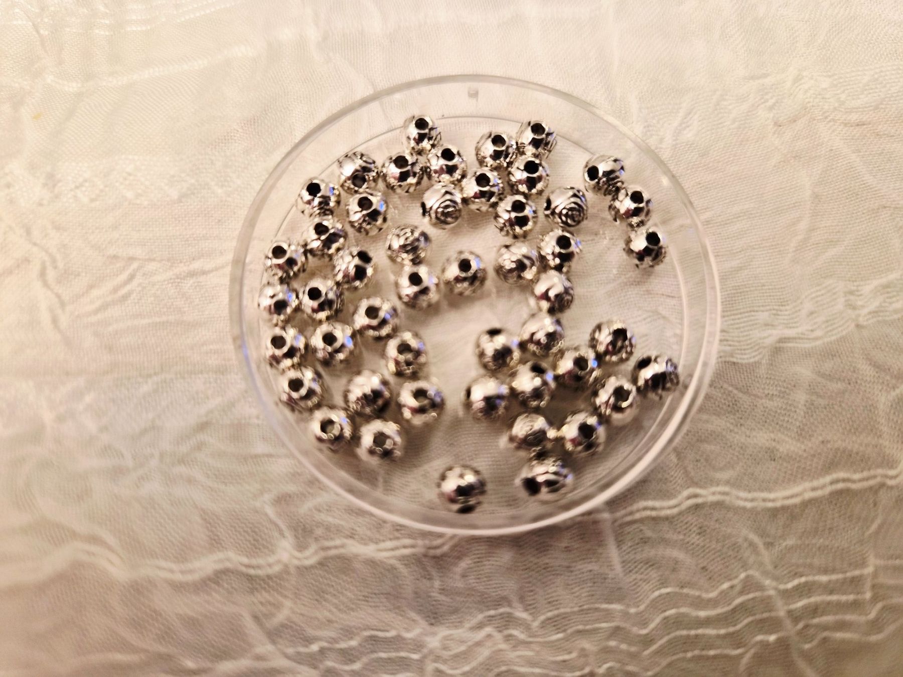 Perle (finte): Zwischenperlen 48 stk 4mm – Nuovo (secondo la descrizione) da Dietikon venduto da Eleda 2