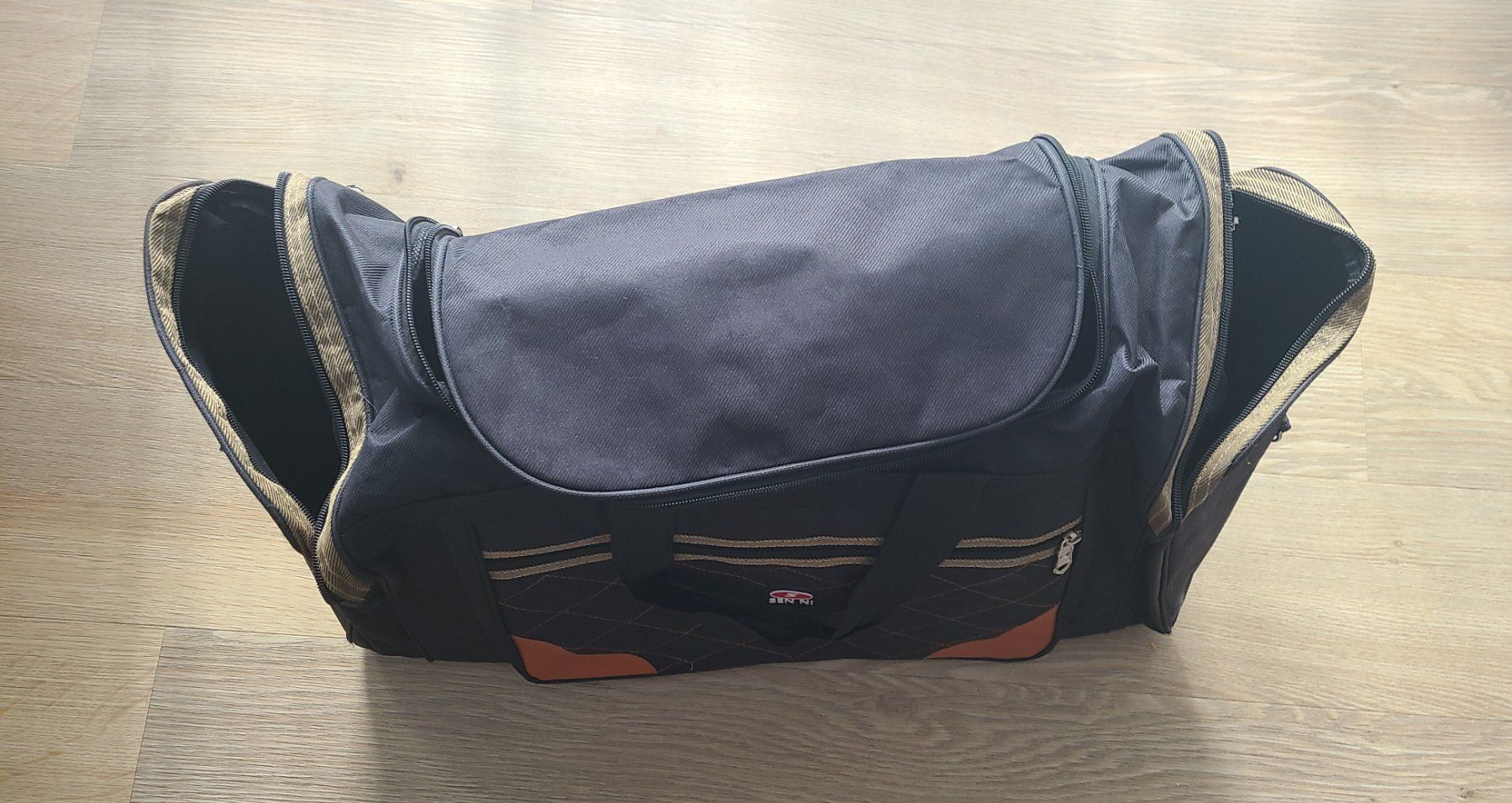 Sacs: Grosse Sporttasche / Reisetasche – Neuf (Voir description) à Egg b. Zürich par alpenchueli 2