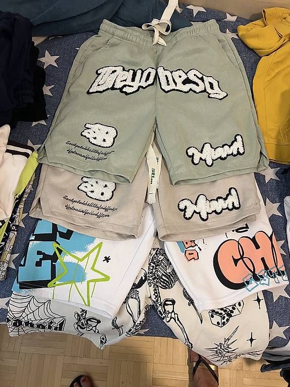 Pantaloni: Shorts ragazzo S/M – Nuovo e nell'imballaggio originale da Viganello venduto da bia_x25w