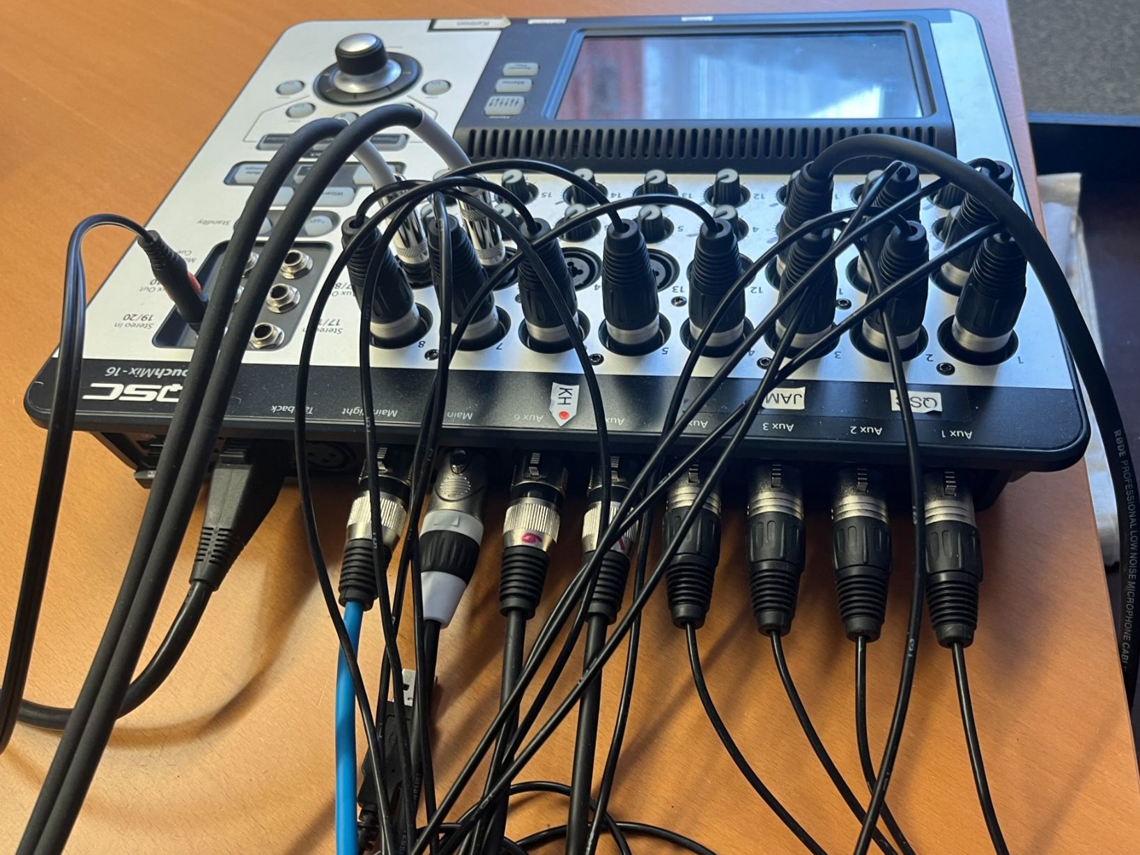 Qsc Platines de mixage: Digitalmischpult  QSC-Touchmix-16 – D'occasion à Thunstetten par Gehon 5
