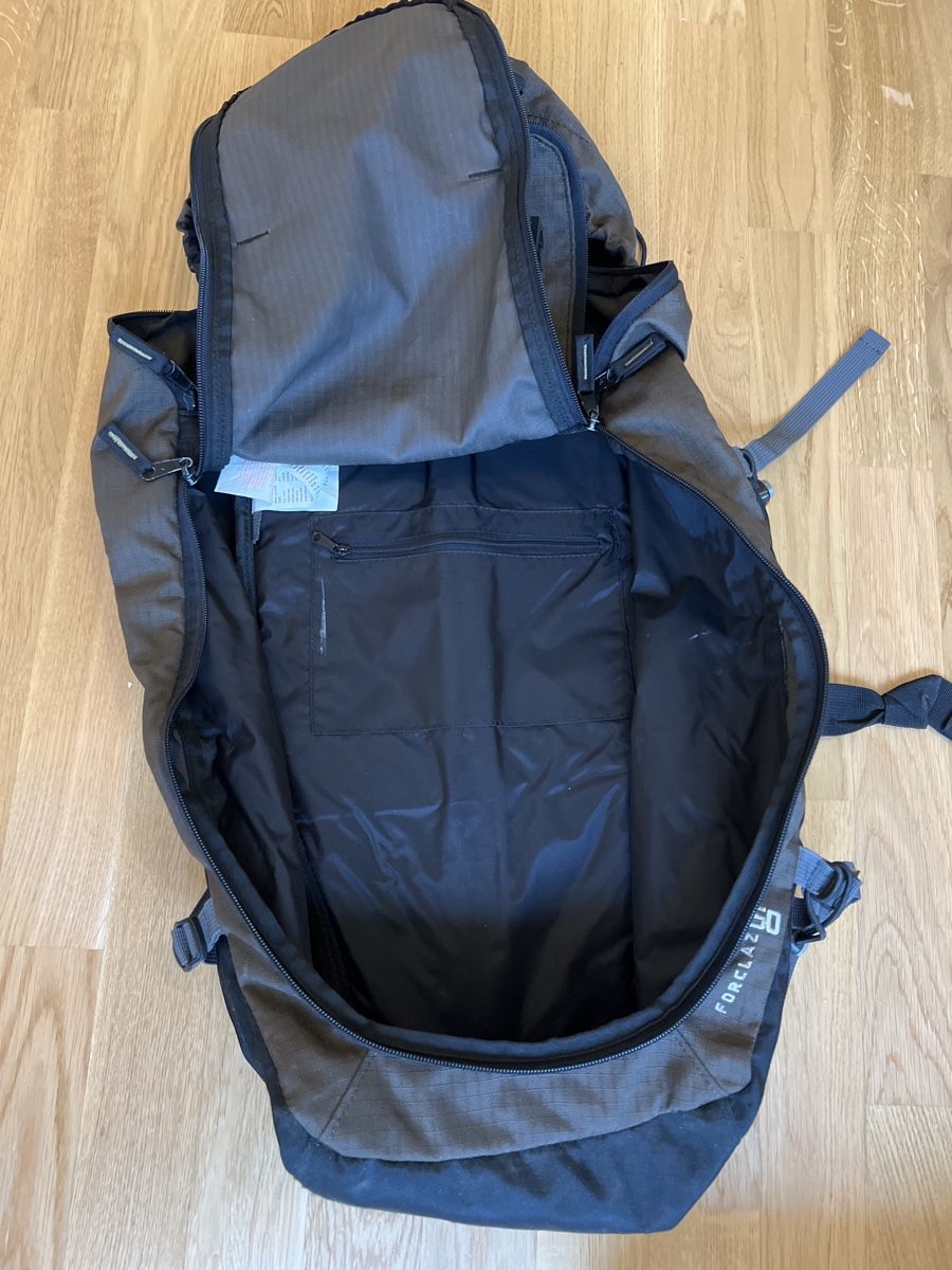 Decathlon Zaini: Sac à dos Quechua Forclaz 50L – Usato da Genève venduto da  4
