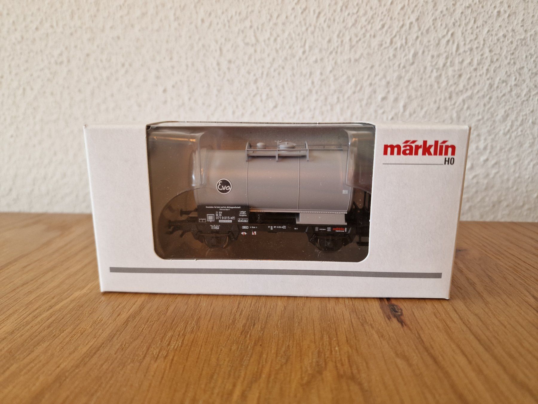 Märklin Modellini di ferrovie: DB Tankwagen EVA H0 – Usato da Matten b. Interlaken venduto da lor_hr9w 4