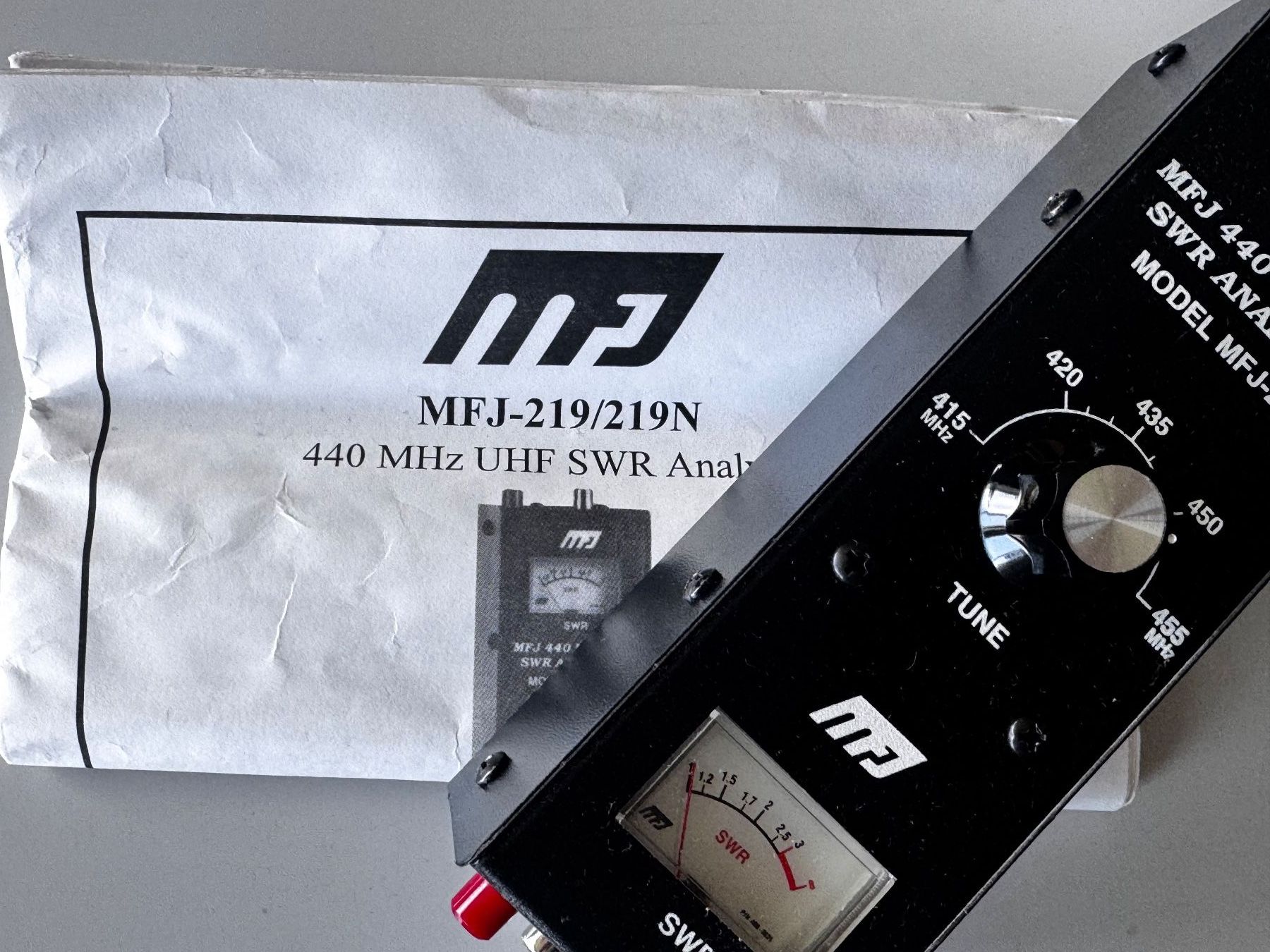 Misurare: MFJ-219 Antenna Analyzer (70cm) – Nuovo (secondo la descrizione) da Bürglen TG venduto da Pukmig 1