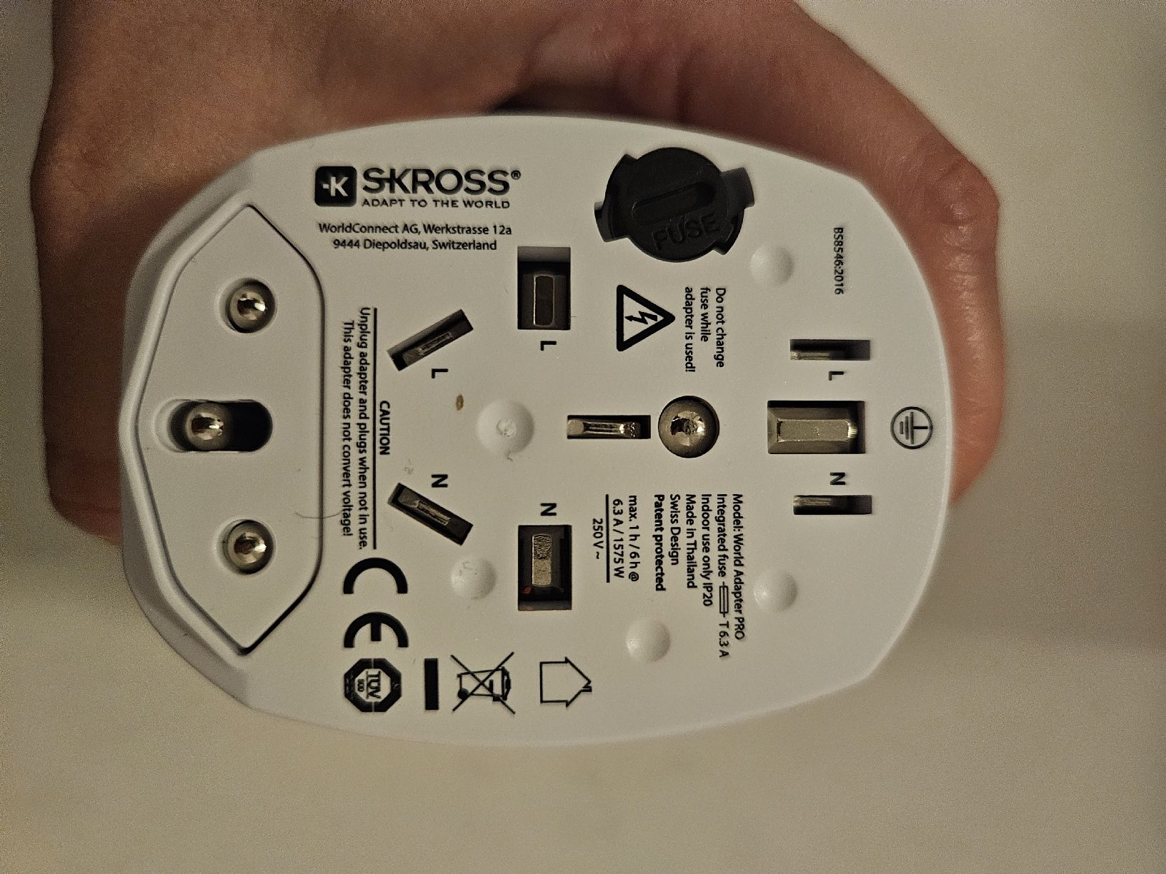 SKROSS Unità & Adattatore: Skross World Adapter Pro Reiseadapter – Usato da Fulenbach venduto da lua_755r 4