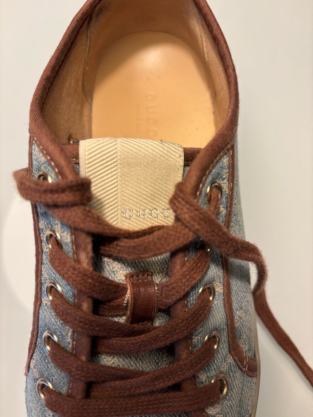 Scarpe da donna: Sneakers Gr.38,5 – Usato da Eglisau venduto da SAM240186 3