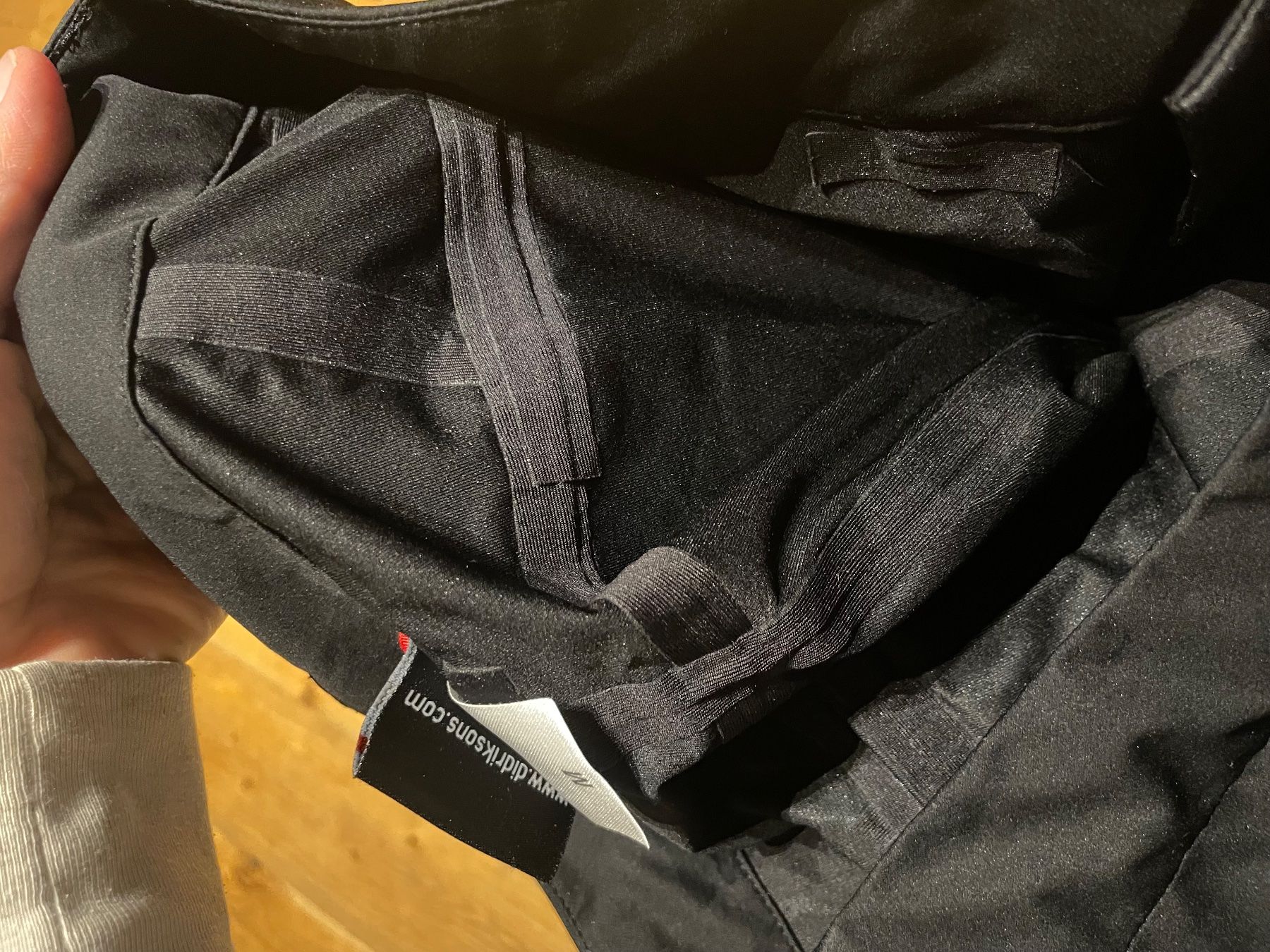 Didriksons Pantaloni: didrikson storm system shell hose M – Usato da Recherswil venduto da grafics 5