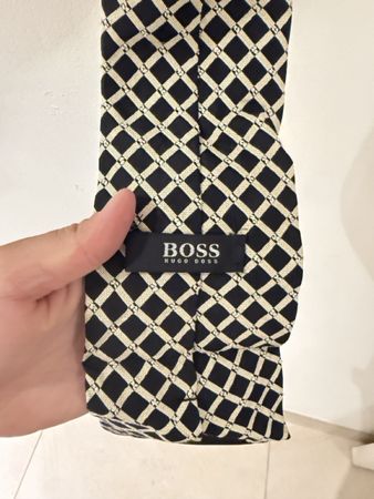 Cravate Hugo Boss Homme Motif Géométrique Élégant - Soie