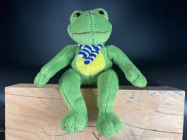 Stofftier Frosch mit Schal sitzend gebraucht