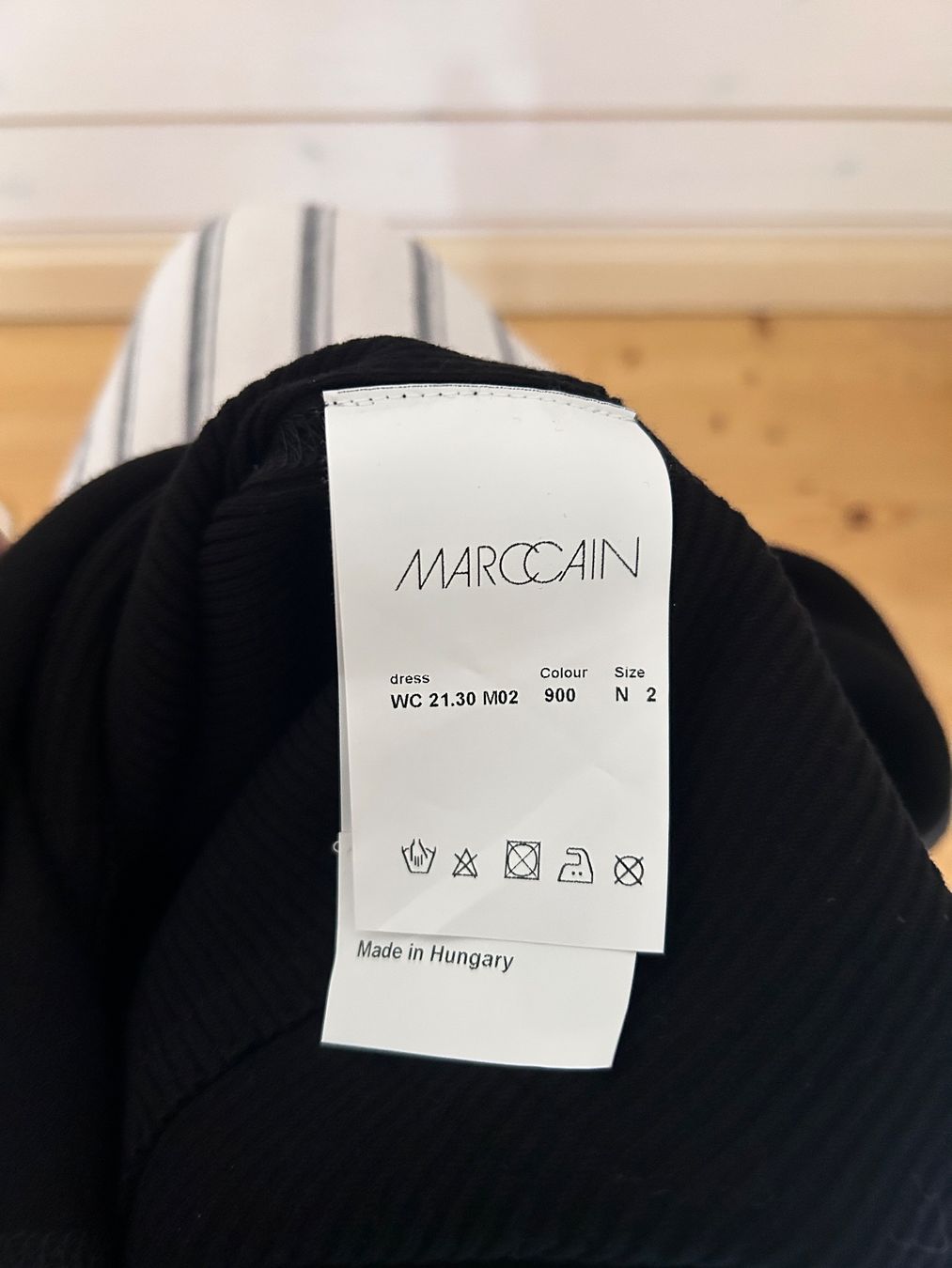 Marc Cain Kleider: Marc Cain Strickkleid - Gr. 2 – Gebraucht aus Illnau von Monkky 5