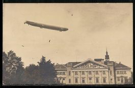 Foto-AK Bautzen, Zeppelin über der Stad