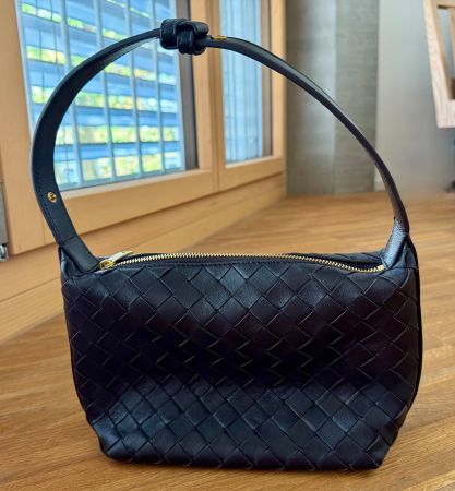 Leder-Handtasche im Stil der Mini Wallace in Dunkelbraun