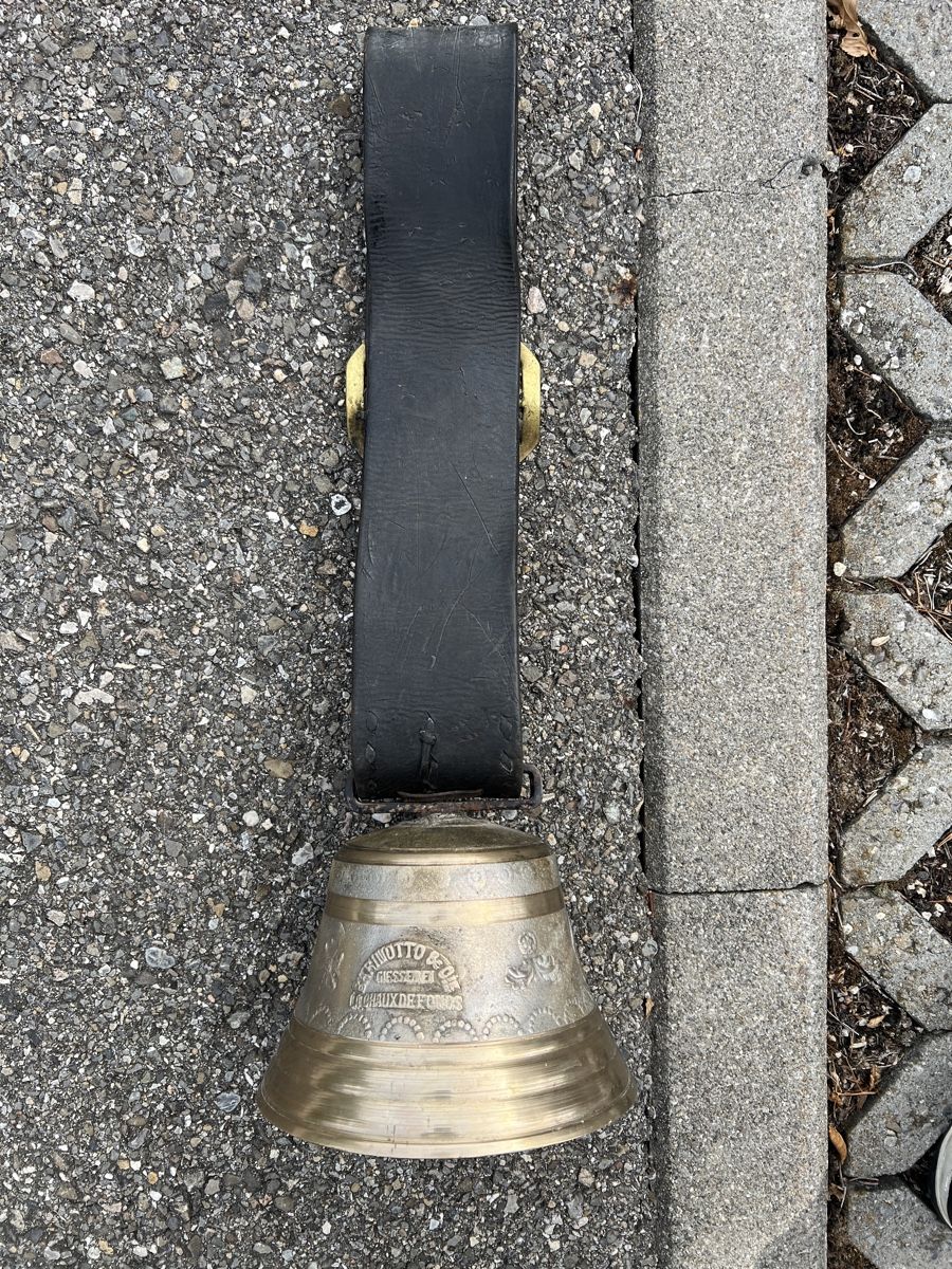 Glocken & Treicheln: Ancienne cloche de vache  – Gebraucht aus Estavayer le lac von D00o