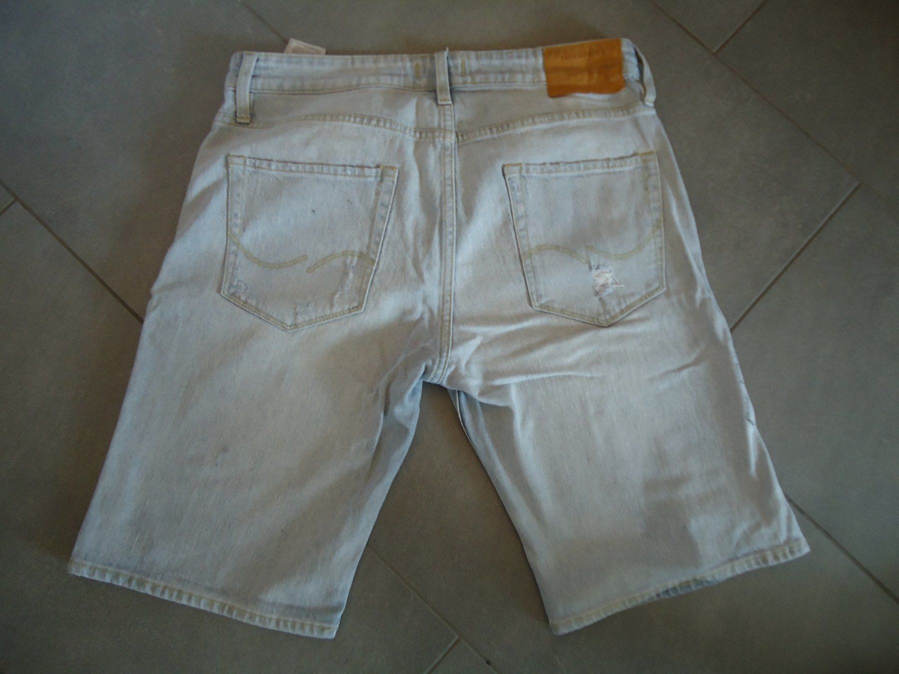 Jack & Jones Pantaloni: Jack & Jones Jeans Short, hellblau,  Gr. S – Usato da Thun venduto da Nortshore0 2