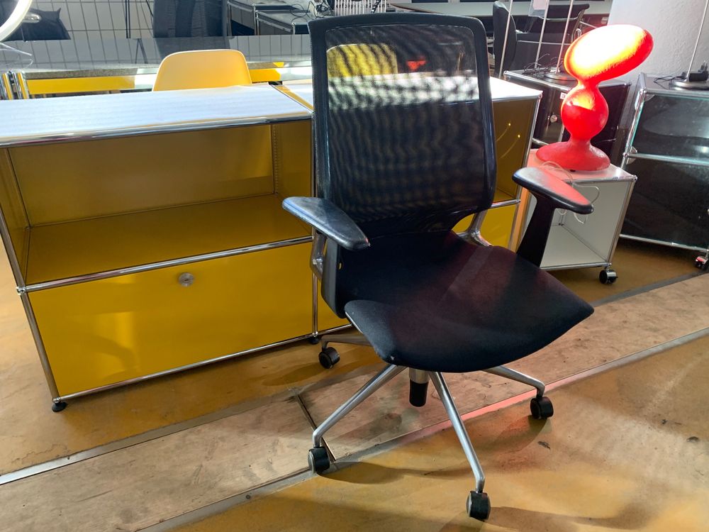 Z Fauteuils Meda Chair Vitra cuir et résille (toutes options de réglages