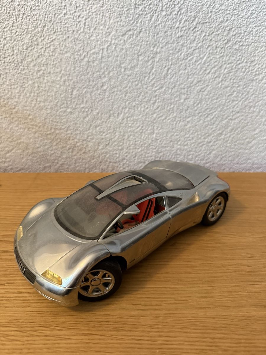 Revell Modellautos: Revell Audi Avus 1994 1/18 – Gebraucht aus Aarberg von Paloma013