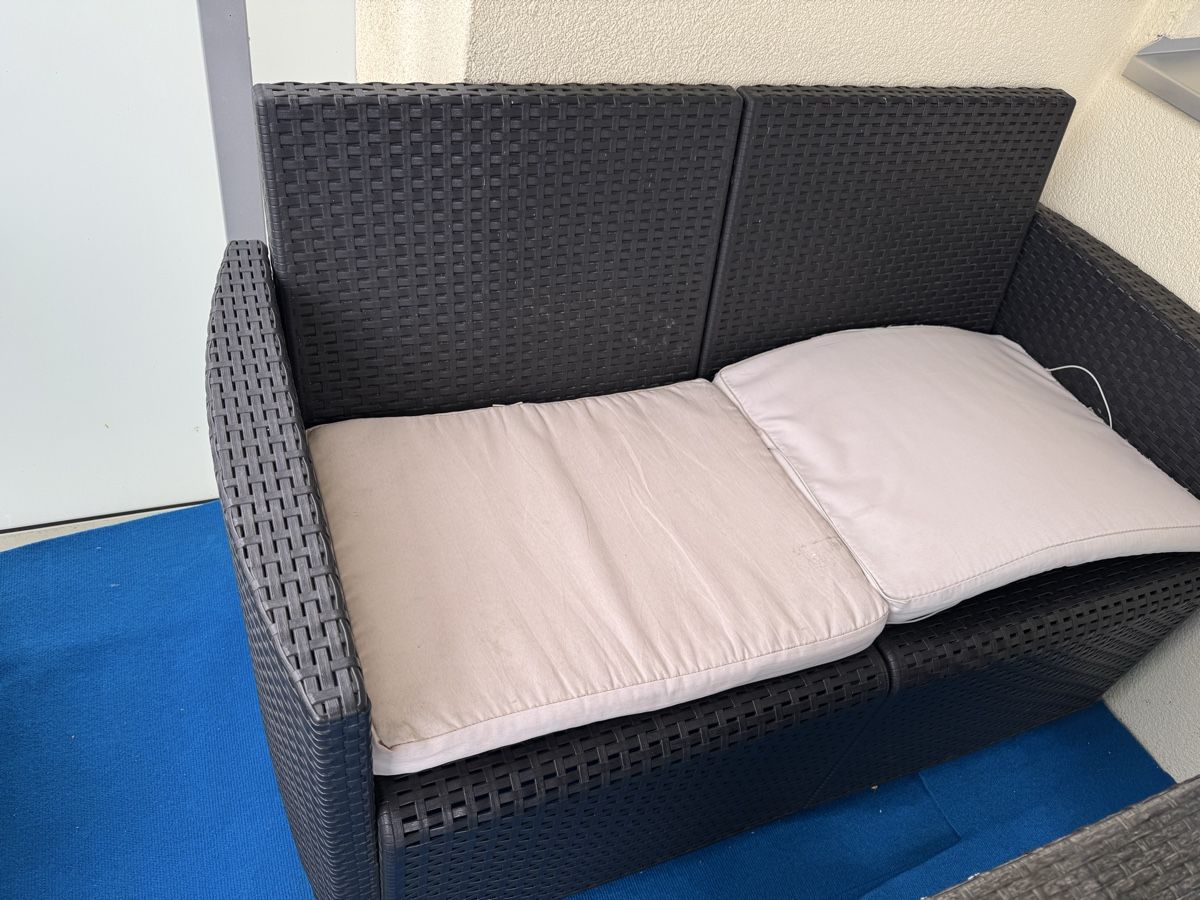 Set di tavolo e panche: Garten-Lounge Set / Balkonmöbel Polyrattan schwarz – Usato da Liestal venduto da ind_km9z