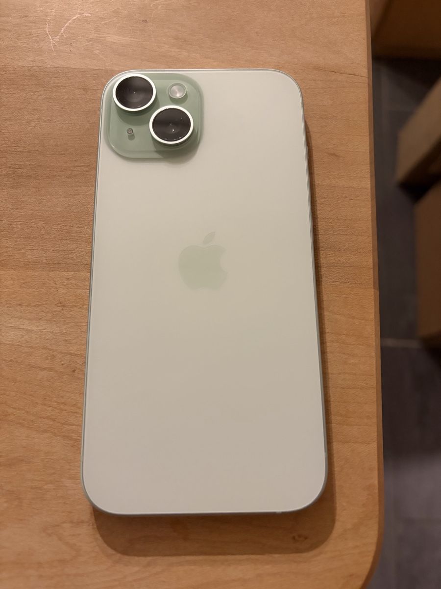 Apple Portables: iPhone 15 Hellgrün 128GB – D'occasion à Worben par bil_r7ck 1