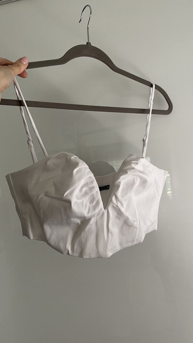 Zara Top: Zara Crop Top Weiss – Nuovo (secondo la descrizione) da Lausen venduto da sim_hgp6