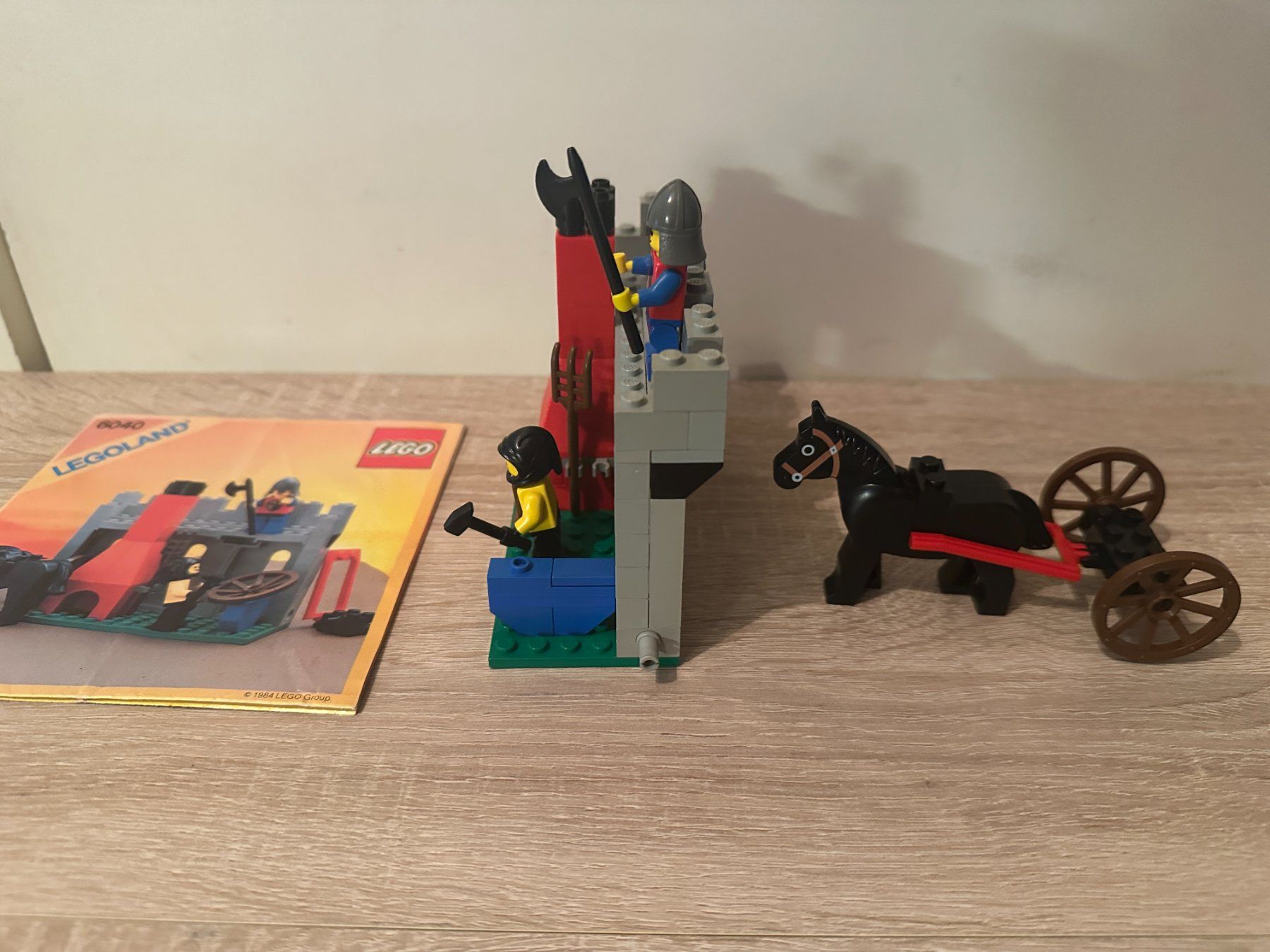 Legoland Kit di costruzioni: LEGO Ritter 6040 Blacksmith Shop – Usato da Basel venduto da Don-Angel 1