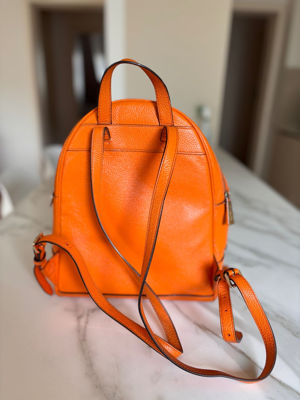 Michael Kors Zaini: Sac à dos Michael Kors orange cuir – Usato da Veyrier venduto da MargaritaR 1