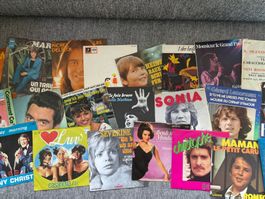 Konvolut Schallplatten über 100 Singles (S3)