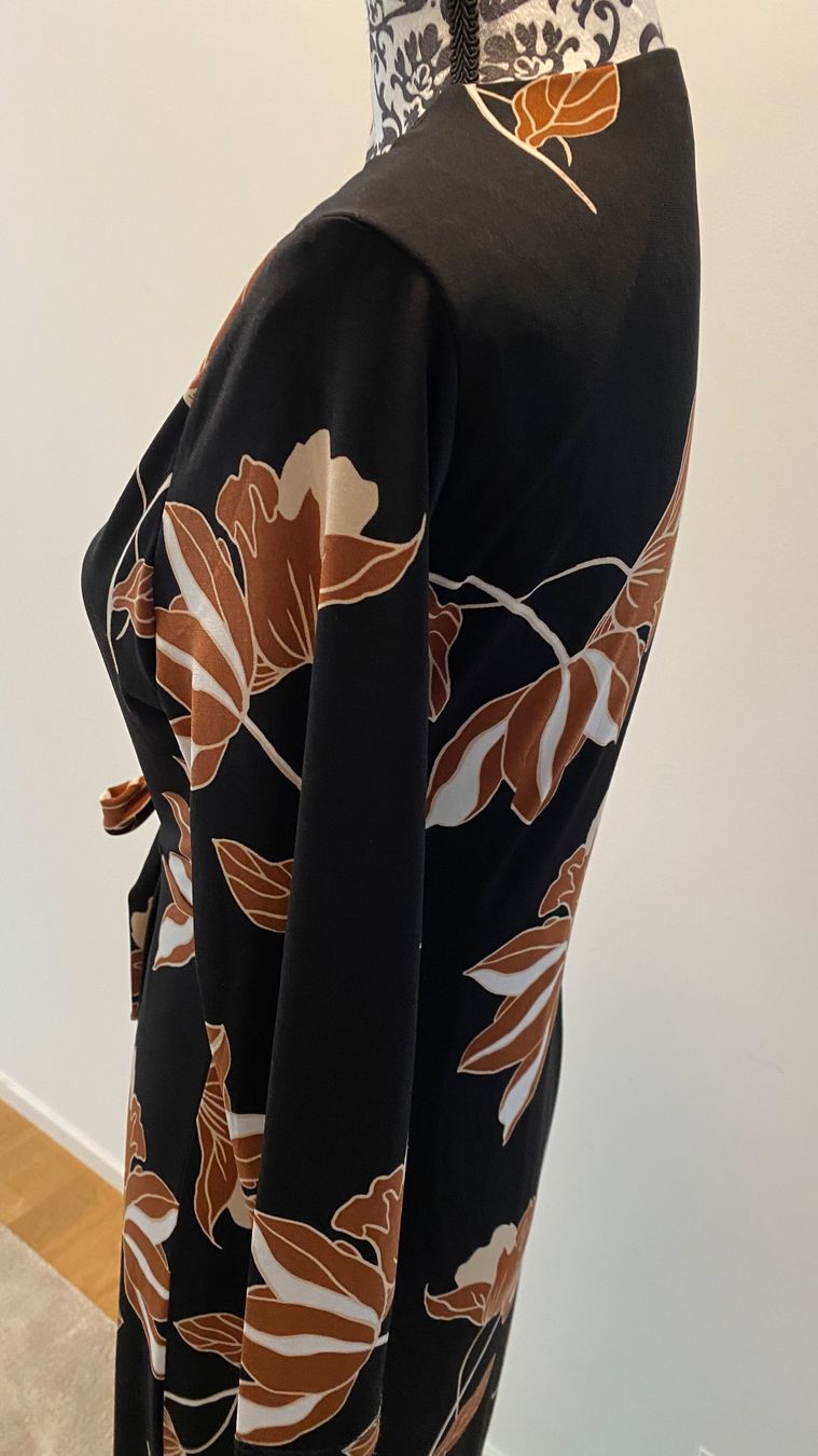Comma Kleider: Kleid mit Blumenmuster – Gebraucht aus Starrkirch-Wil von sclupain 1