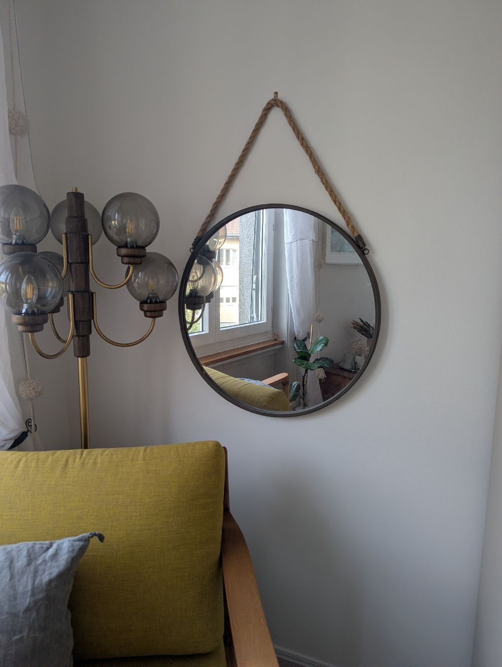 Specchi: Round wall mirror with rope hanger – Nuovo (secondo la descrizione) da Zürich venduto da acc_m6jp