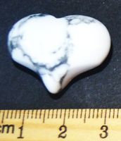 Deko – Heilsteine – R-125 - Howlith Herz – 25x20x12mm