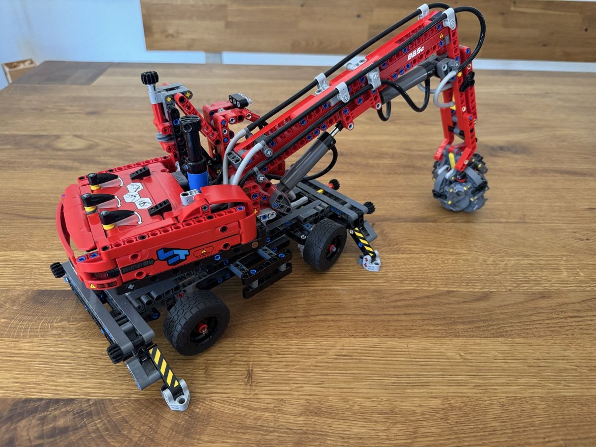 Technics Kit di costruzioni: LEGO Umschlagbagger (42144) – Usato da Kappel SO venduto da Musikant79 1