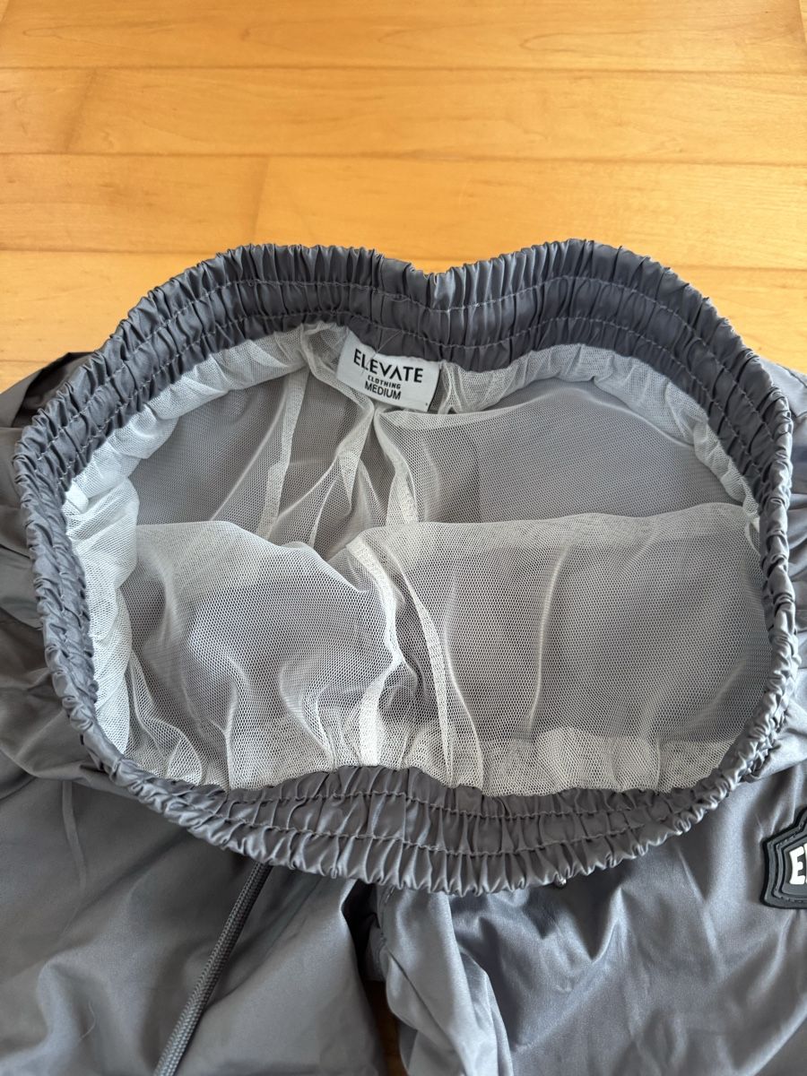 Pantaloni: Elevate Jogginghose grau, Grösse M – Nuovo (secondo la descrizione) da Maisprach venduto da jokoundklaas 2