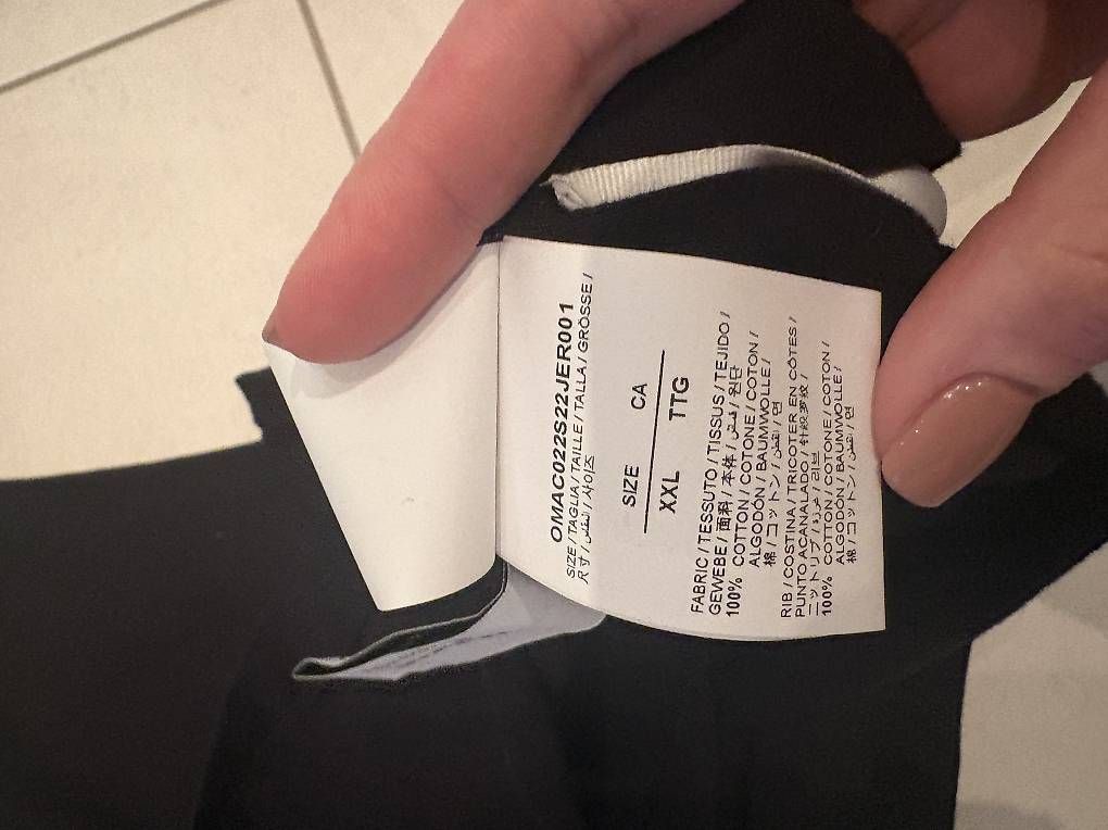 Off-White T-shirt: Canotta Off-white – Usato da Minusio venduto da giu_w2st 2